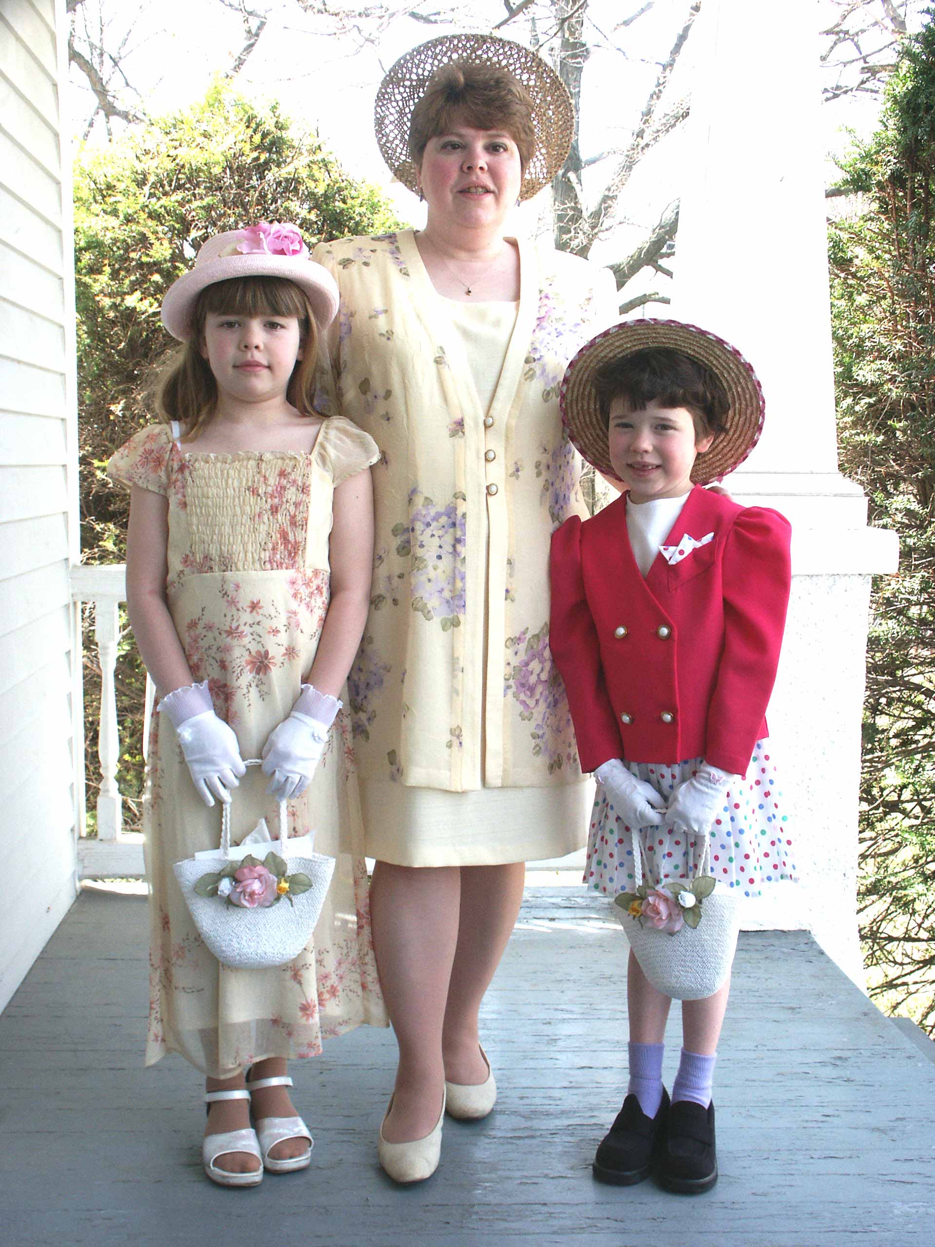 3 Easter ladies.JPG (435488 bytes)